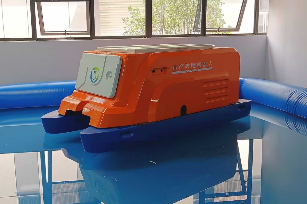 江苏叁拾叁水产投饲机器人_.jpg